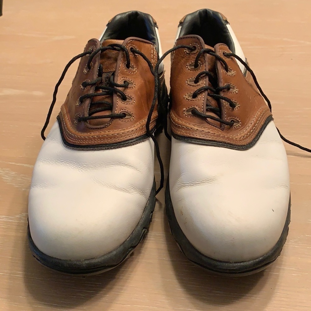 Mens FootJoy Golfing shoes Contour Series Size 10 1/2 W
